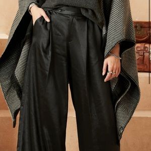 Banana Republic Black Wide Leg Trousers. Black. Size 8. BRAND NEW!